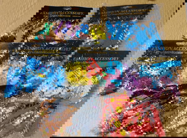 ميداليه اشكال ديزني Image 5 Preview