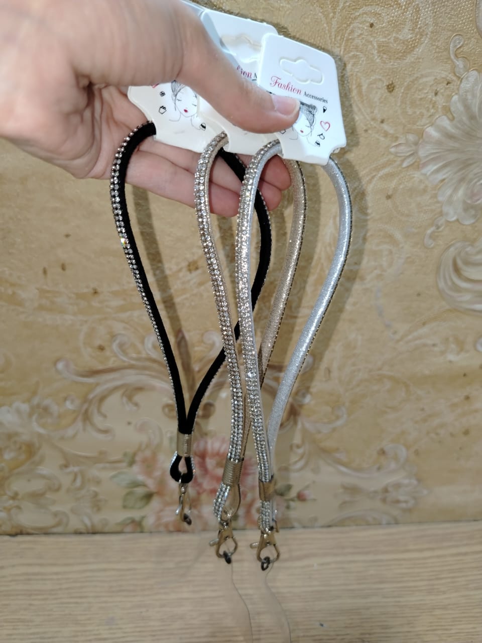 ميدالية موبايل نـص سـتـراس الوان ✨ Preview Image