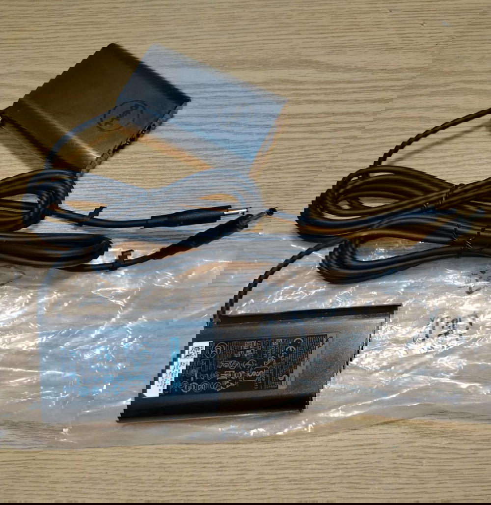 شاحن لابتوب 45W اوريجينال Dell 19.5v 2.31a Preview Image
