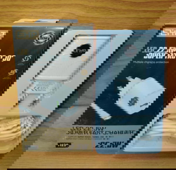 شاحن تايب سي 22.5 وات مضئ ضمان EHP h20 Image 1 Preview