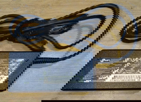 شاحن لابتوب استيراد اوريجينال HP 65W Image 1 Preview