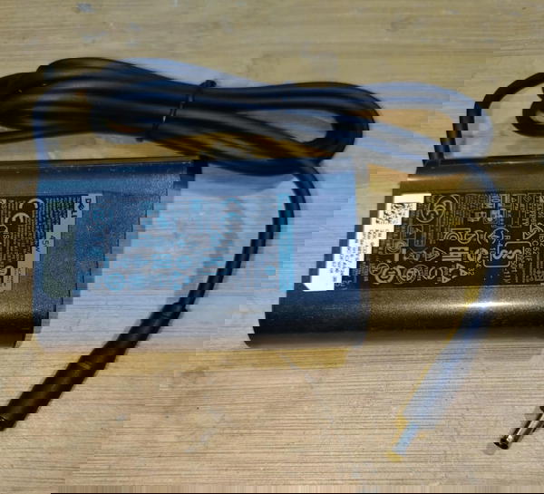 شاحن لابتوب استيراد اوريجينال Dell 45W Image 1 Preview