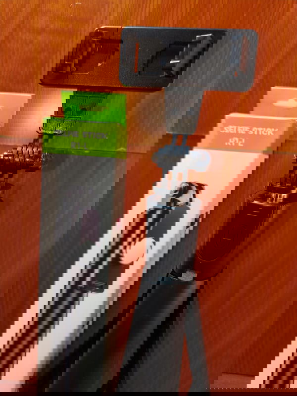 سيلفي ستيك R1-L Image 2 Preview