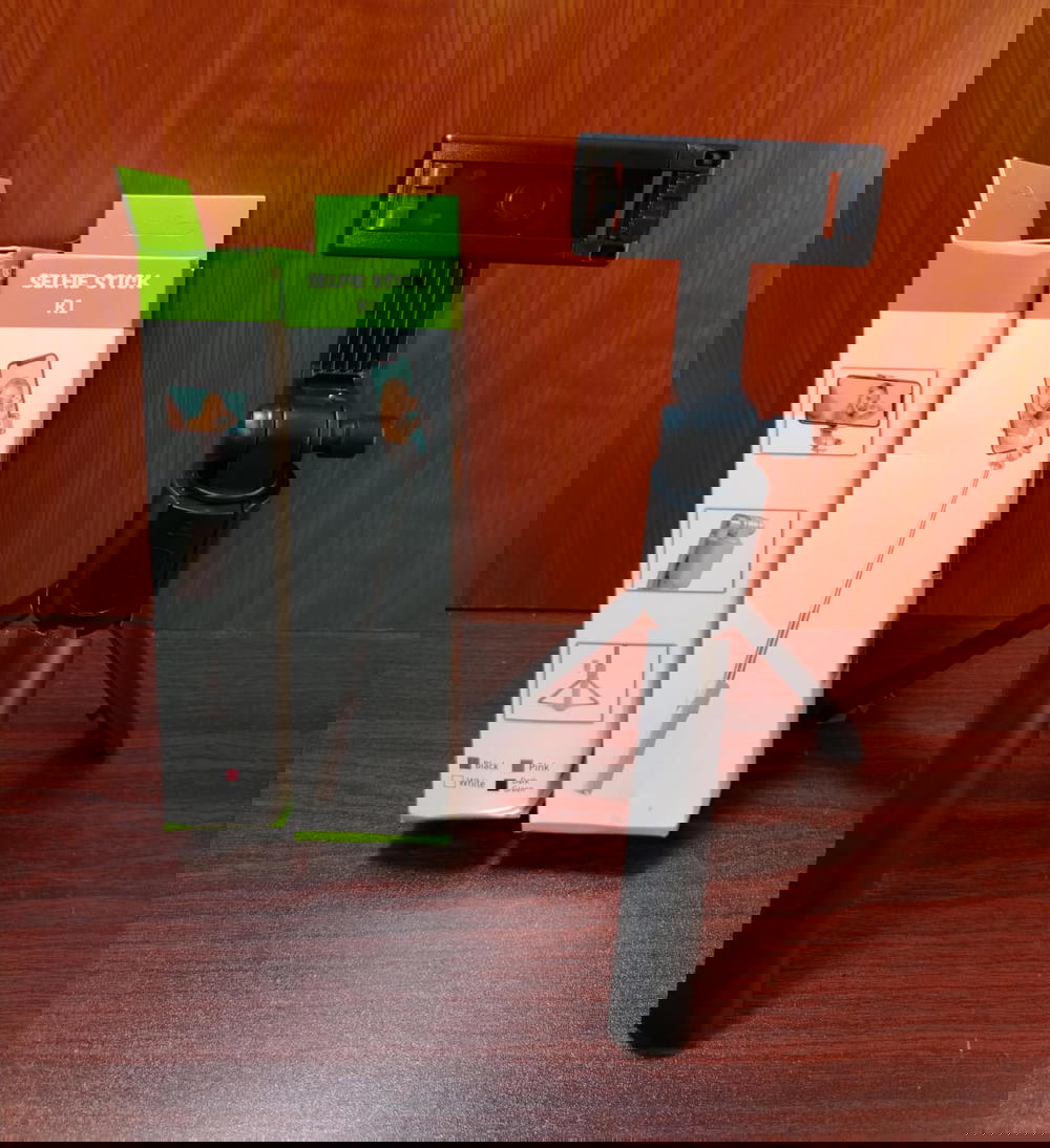 سيلفي ستيك صغير R1 Preview Image