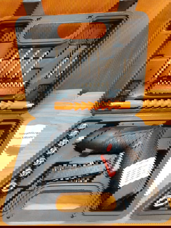 طقم مفك كهربائي شحن (47 قطعه) + اضاءة Image 1 Preview