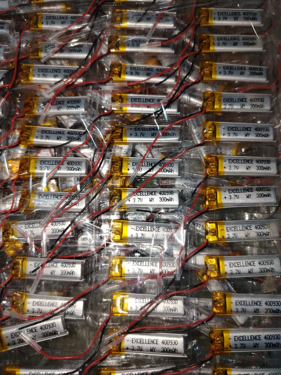 بطارية بوكس ايربود وسماعات طوق 300 مللي امبير  Preview Image