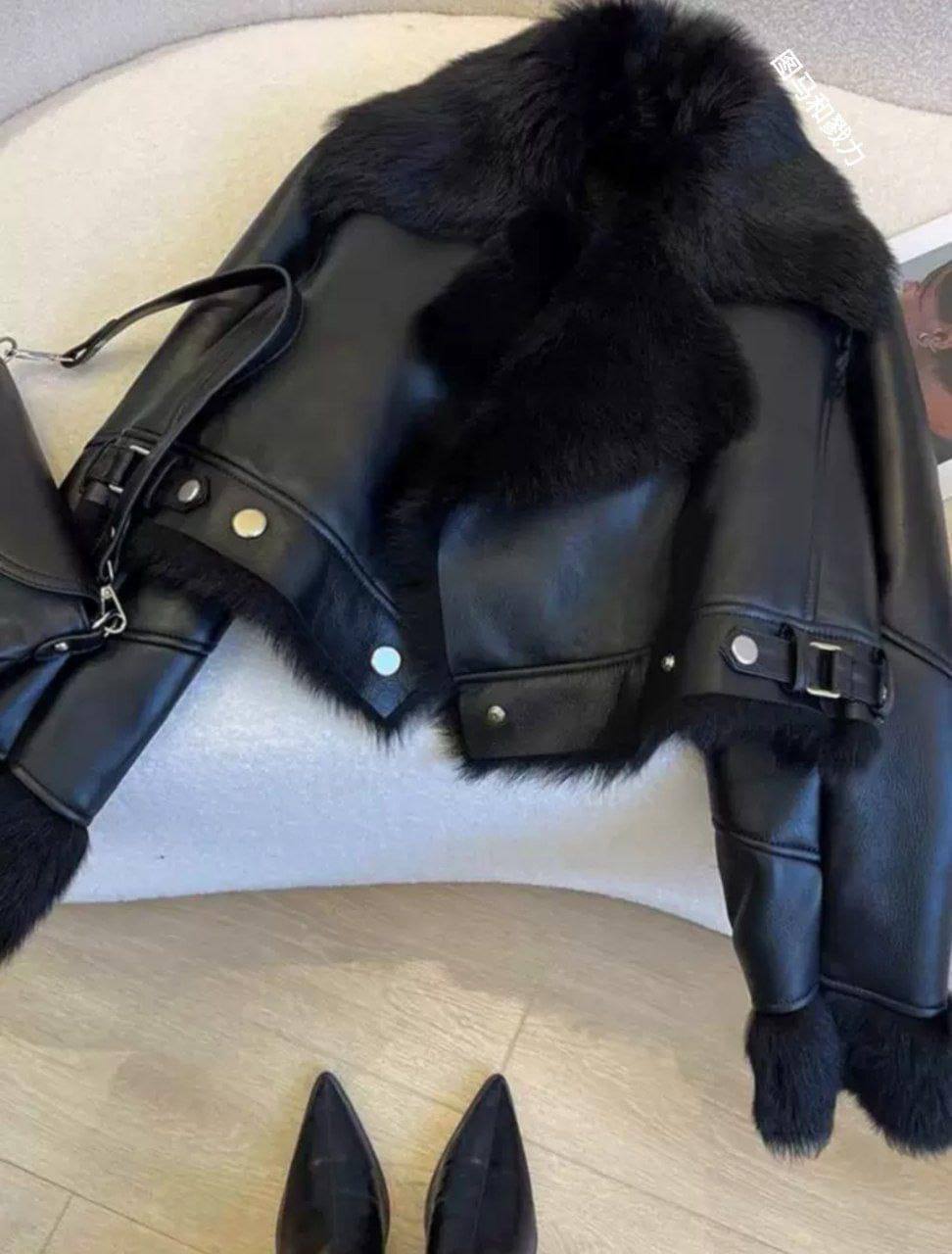 Fur jacket in leather Preview Image