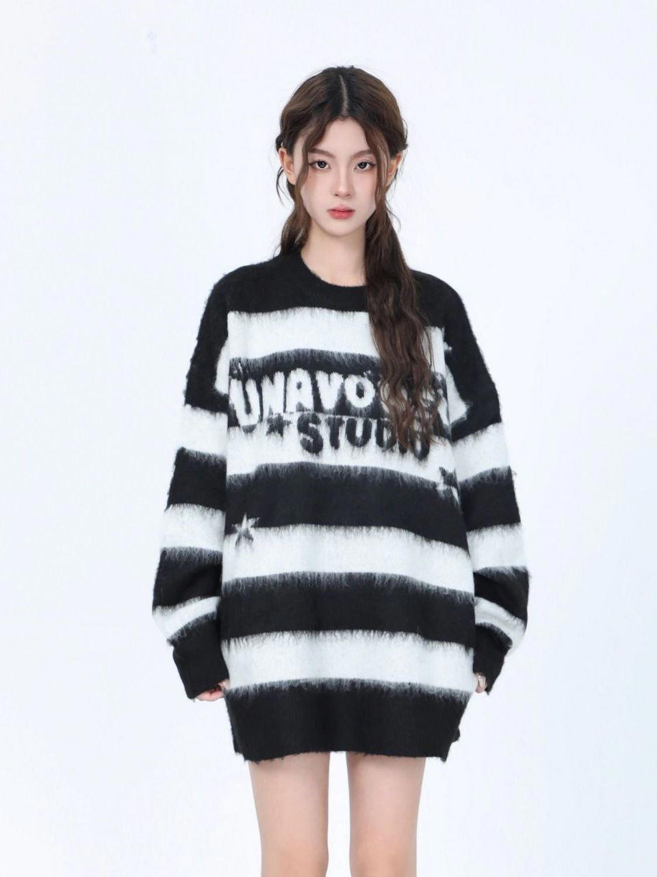 Oversized sweater Preview Image