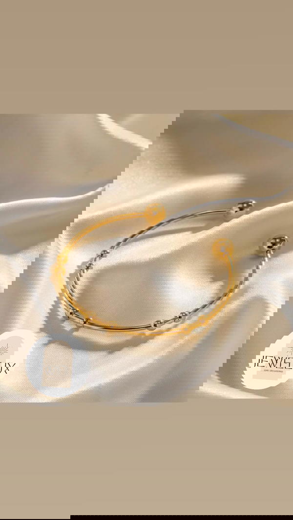 open bracelet  Image 3 Preview