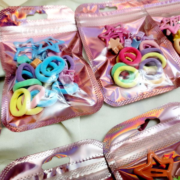 Mixed /bag of mini ( 10 hair ties + 8 clips + 2 stars tic-tak) استك و بنس و كلبسات Image 2 Preview