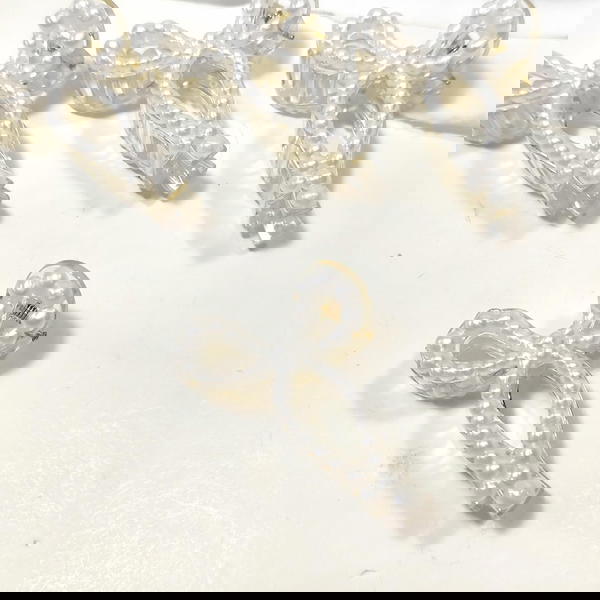 Hair claws / pearly hair claw - كلبس شعر لؤلؤ  Image 3 Preview