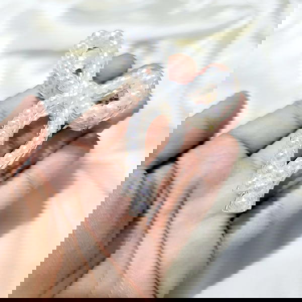 Hair claws / pearly hair claw - كلبس شعر لؤلؤ  Image 4 Preview