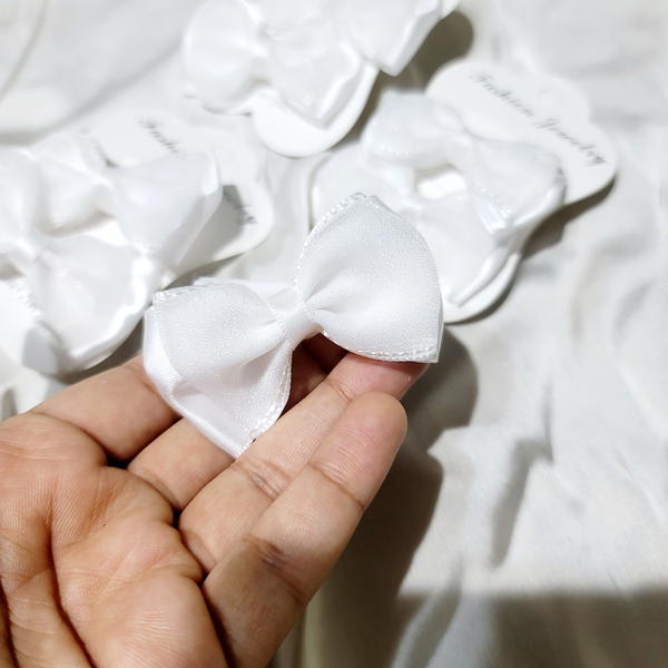 Hair Tie / Small Bow White Tie_B اساتك فيونكة صغيرة كيوت Image 2 Preview
