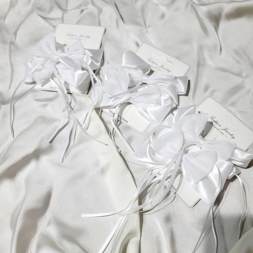 Hair Pin / Cute White Bow Pins كارت بنس ابيض بشريطة قطعتين Preview Image
