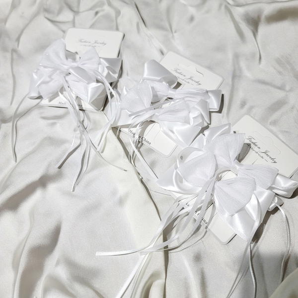Hair Pin / Cute White Bow Pins كارت بنس ابيض بشريطة قطعتين Image 1 Preview