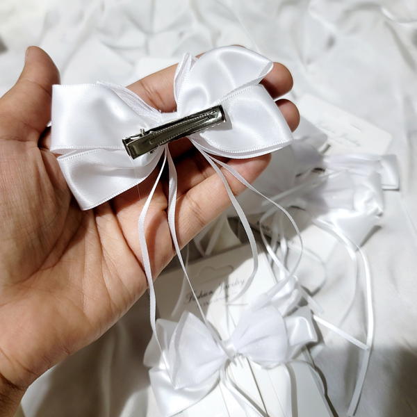 Hair Pin / Cute White Bow Pins كارت بنس ابيض بشريطة قطعتين Image 4 Preview