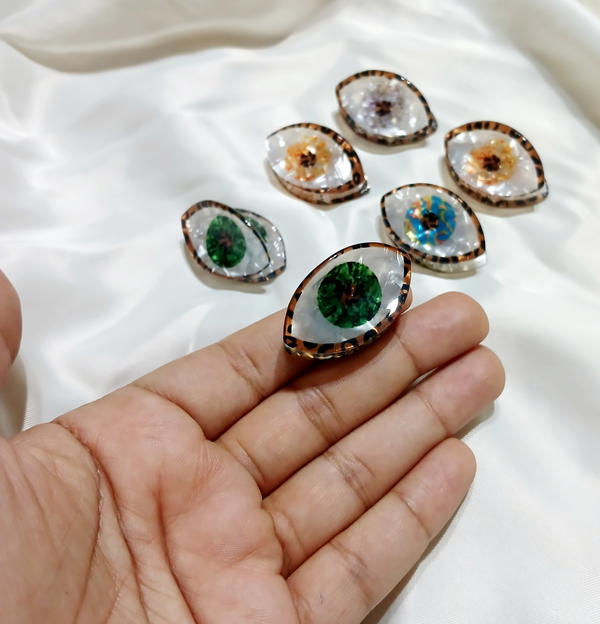 Hair Claw / Mini Eyes Clips كلبس صغنتوت  Image 4 Preview