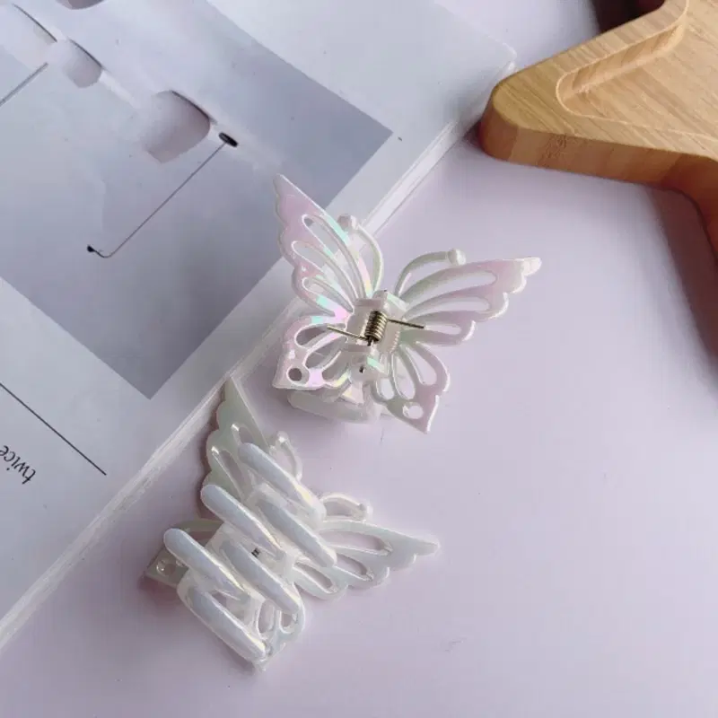 Hair Claw / Cute Small White Butterfly  Preview Image