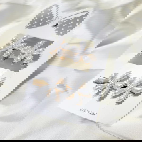 Hair Clips / Flower Mini Clips (3 pcs)توك شعر ورد صغيرة (٣ قطع في الكارت ) Image 5 Preview