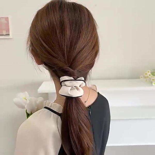 Hair ties/ hair scrunchies توك سكرنشي للشعر Image 2 Preview