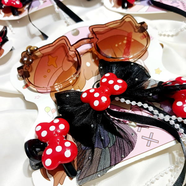 Care / Eye Glasses + 3 Hair Pins نضارة اطفال مع ٣ بنس شعر هدية  Image 7 Preview