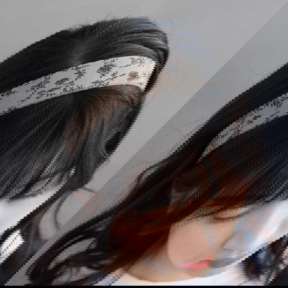 Headband / Floral Print Wide Headbandطوق شعر عريض بطبعة ورد Preview Image
