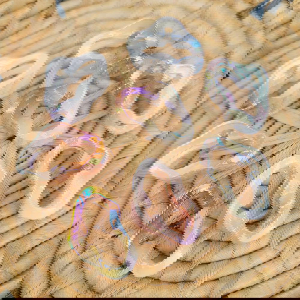 hair claws/ abstract-shaped acrylic hair claw clips. كلبسات صغيرة اكريليك  Preview Image