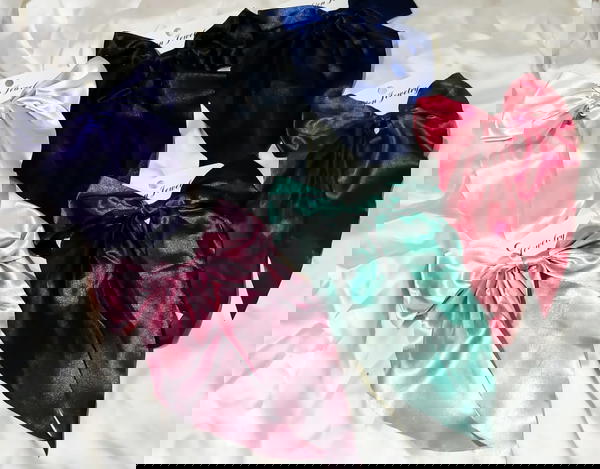 hair pin/ bow Hair pin satin medium length بنسة فيونكة ساتان طولها متوسط  Image 4 Preview