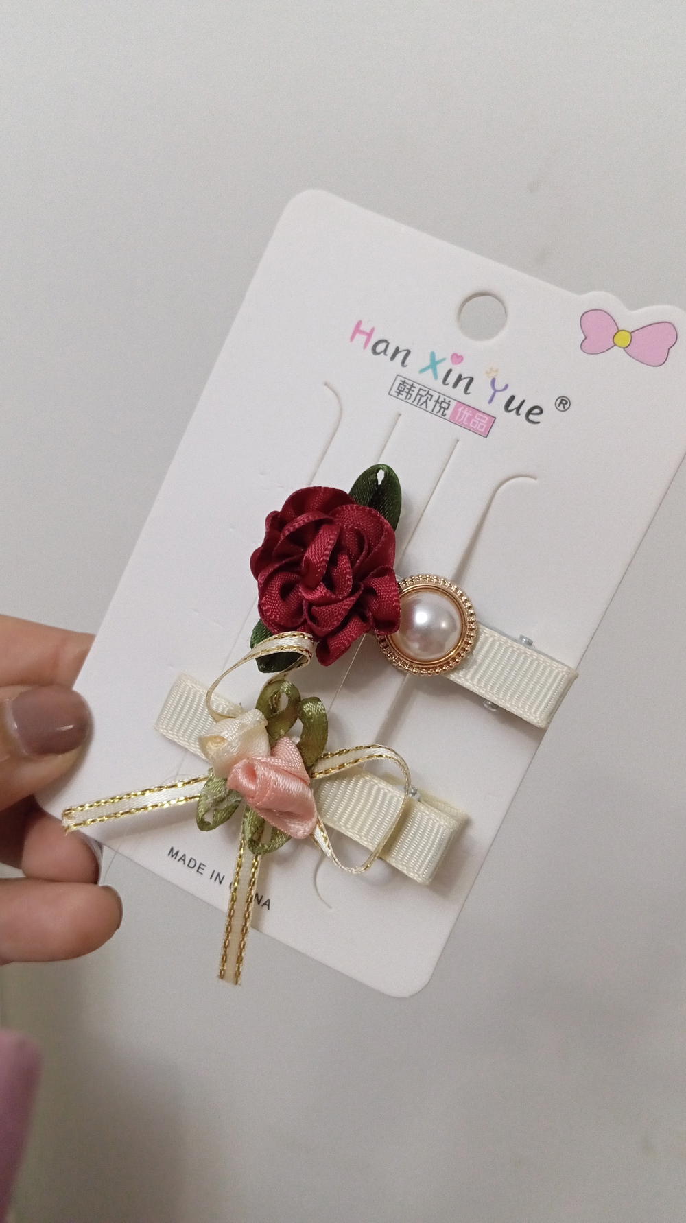hair pin/ card of rose and flower كارت 2 بنسة ورد  Preview Image