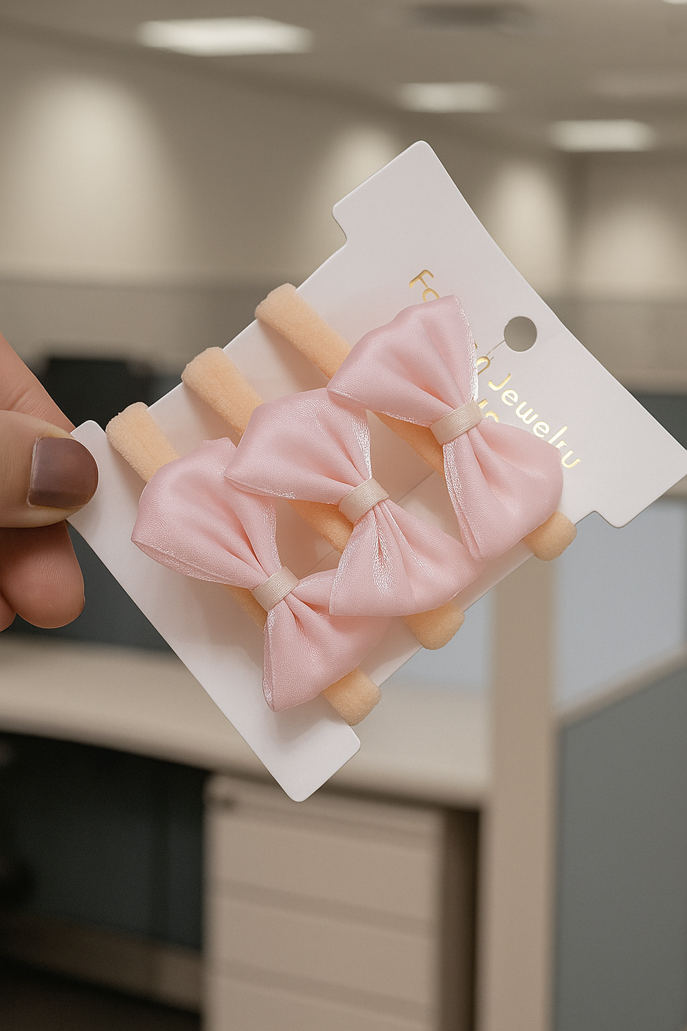 hair ties/organza bow hair ties 3 in card توك فيونكة اورجانزا 3 في الكارت  Preview Image