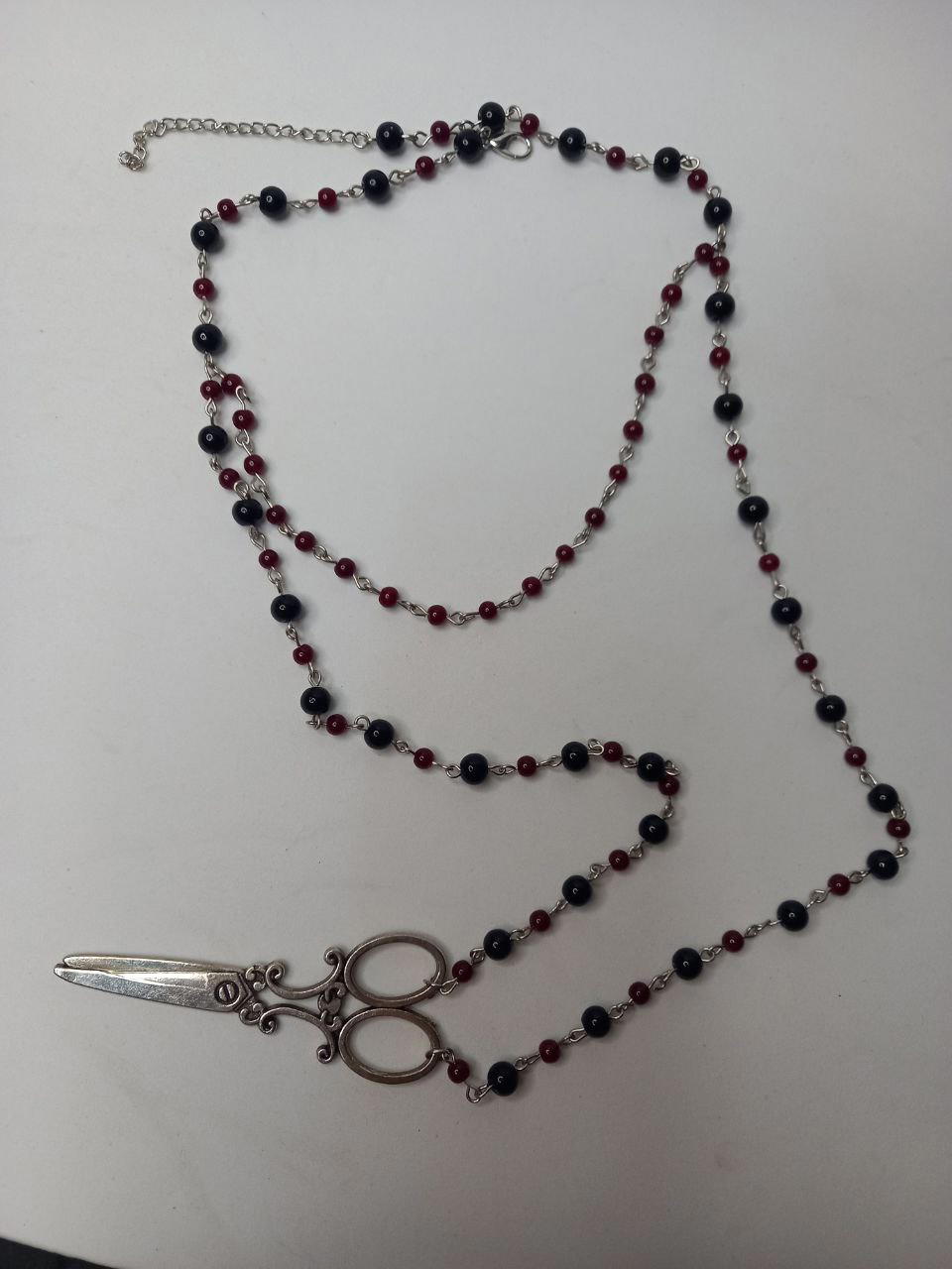 Scissors Necklace Preview Image