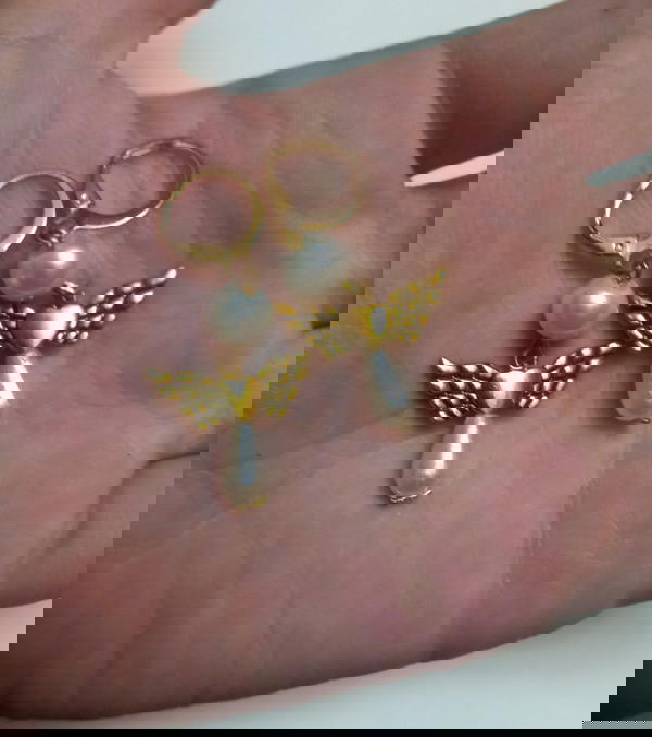 gold earring Image 1 Preview