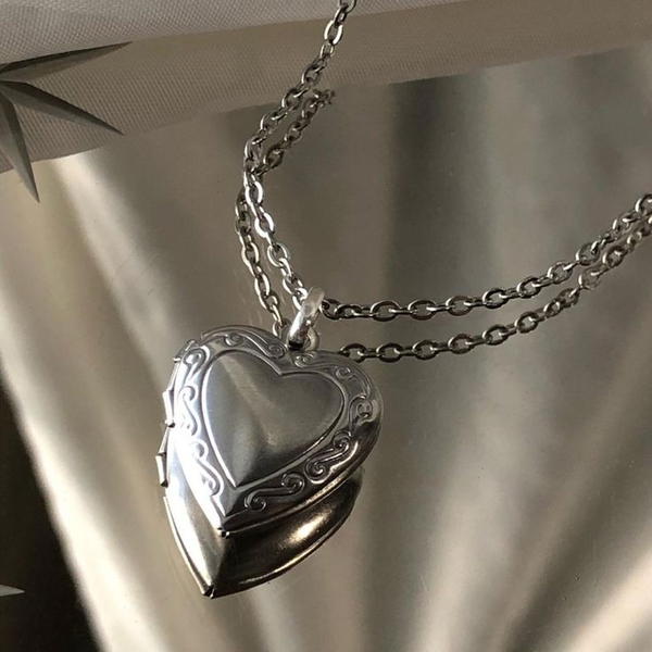 Small heart lock necklace💗 Image 4 Preview