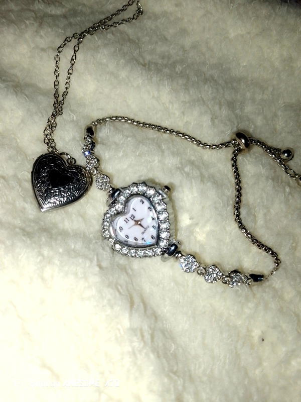 Stainless steel heart watch🎀💗 Image 3 Preview