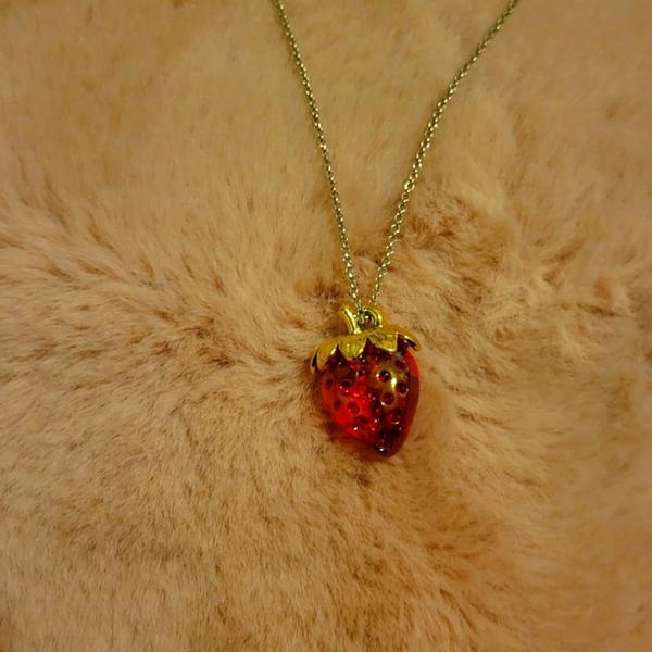 Strawberry necklace🍓  Image 1 Preview