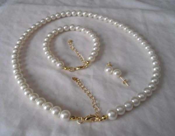 pearl necklace ✨ Image 2 Preview