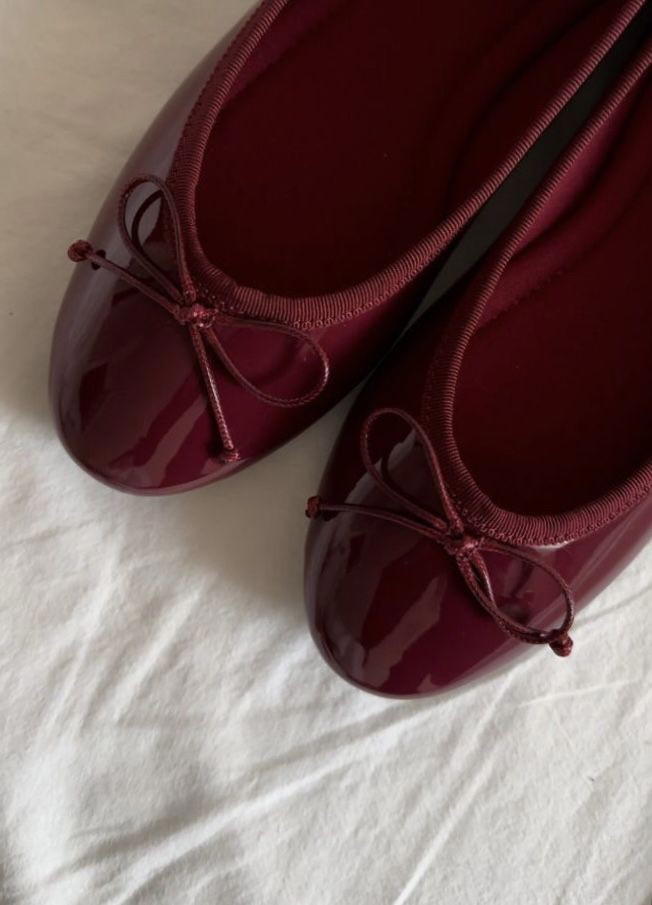 red shoes 🍒 Preview Image