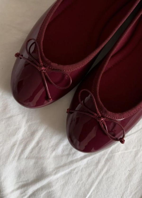 red shoes 🍒 Image 1 Preview