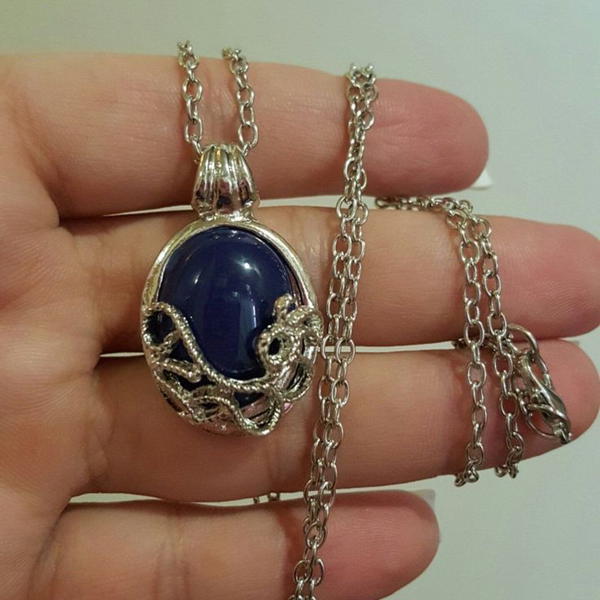 vampire diaries necklace 🕸️ Image 1 Preview