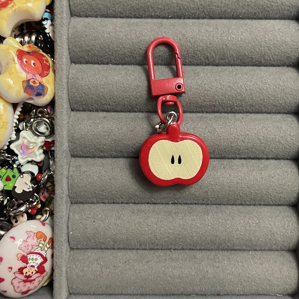 Red apple Preview Image