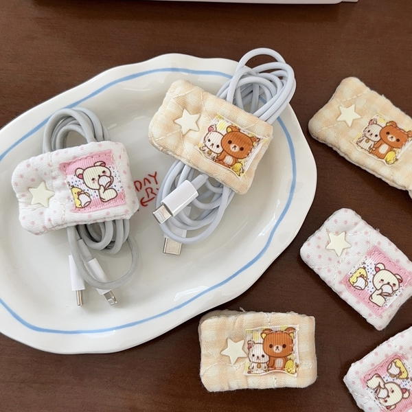 Besties - earphone holder  Image 3 Preview