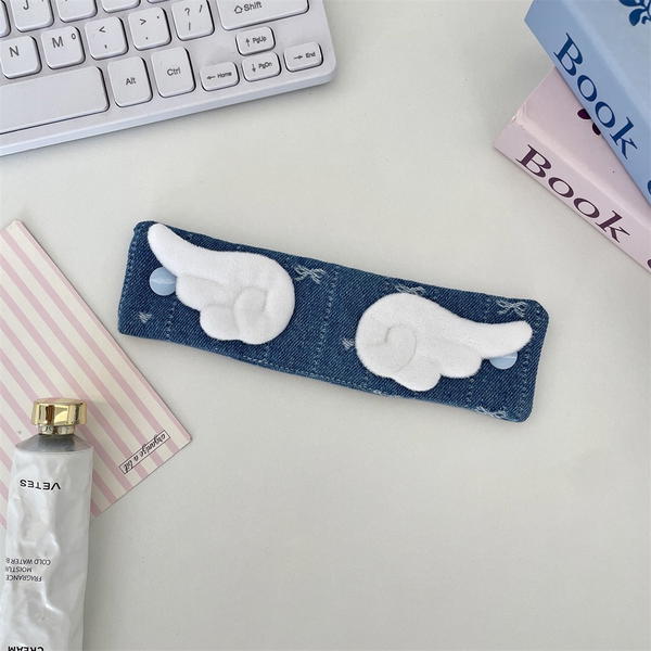 Bow jeans - earphone holder  Image 1 Preview