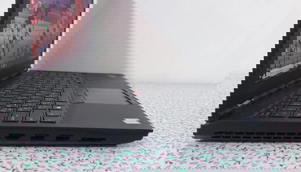 💻 Lenovo ThinkPad P53 لابتوب للألعاب والجرافيك والبرامج   الهندسية من الجيل التاسع Image 3 Preview