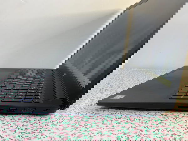 Dell Latitude 3500لابتوب مناسب للدراسة والعمل والتصفح السريع كوراي 5 من الجيل الثامن Image 8 Preview