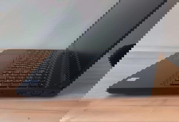 Dell Latitude 5590لابتوب كوراي فايف الجيل الثامن فئة المعالج U رام 16 كيكا ددر4 Image 5 Preview