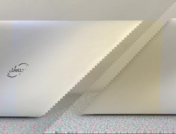 Dell Precision 5540لابتوب مثالي للمهام الهندسية والبرمجةوالتصاميم كوراي 7 جيل 9 Image 2 Preview