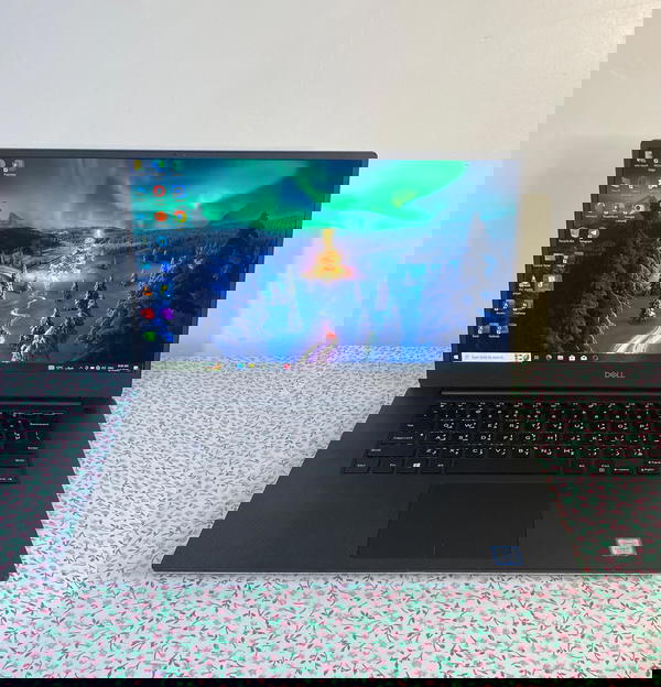 Dell XPS 15 7590لابتوب مثالي للطلاب والمصممين والمحترفين كوراي 7 الجيل 9 Image 1 Preview