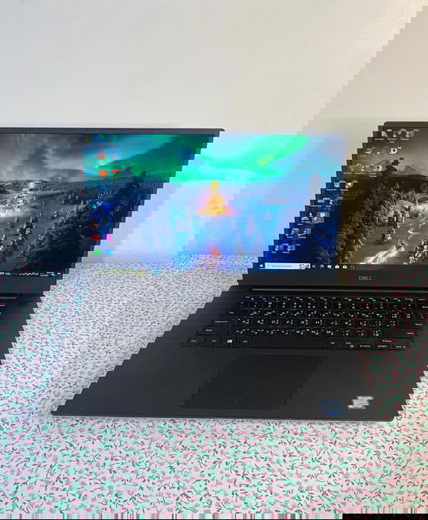 Dell XPS 15 7590لابتوب مثالي للطلاب والمصممين والمحترفين كوراي 7 الجيل 9 Image 6 Preview
