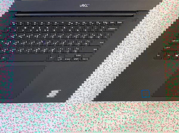 Dell XPS 15 7590لابتوب مثالي للطلاب والمصممين والمحترفين كوراي 7 الجيل 9 Image 7 Preview
