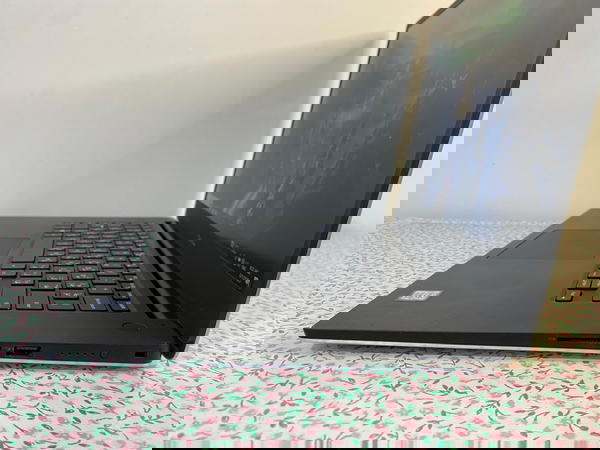 Dell XPS 15 7590لابتوب مثالي للطلاب والمصممين والمحترفين كوراي 7 الجيل 9 Image 9 Preview